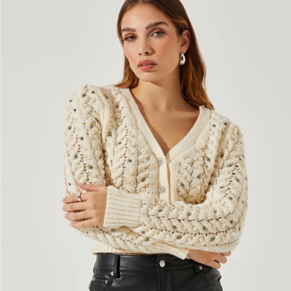 Astr The Label Mien Cardigan in Cream